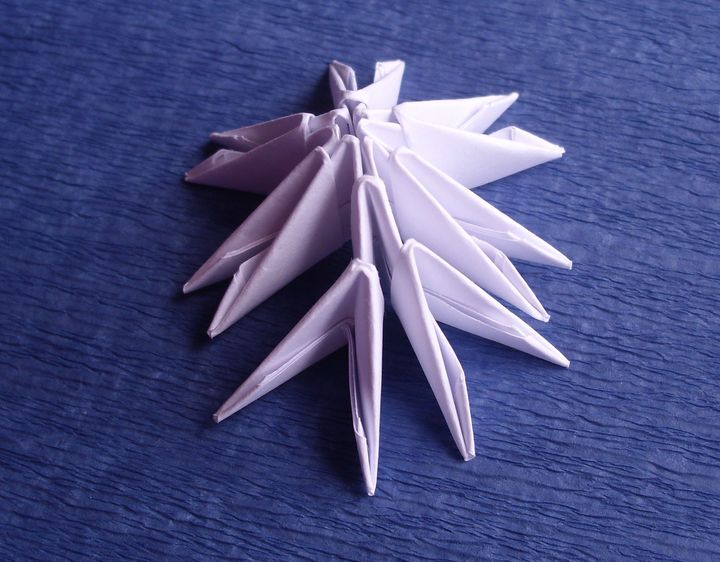 Wie man Origami-Ratte aus Modulen macht