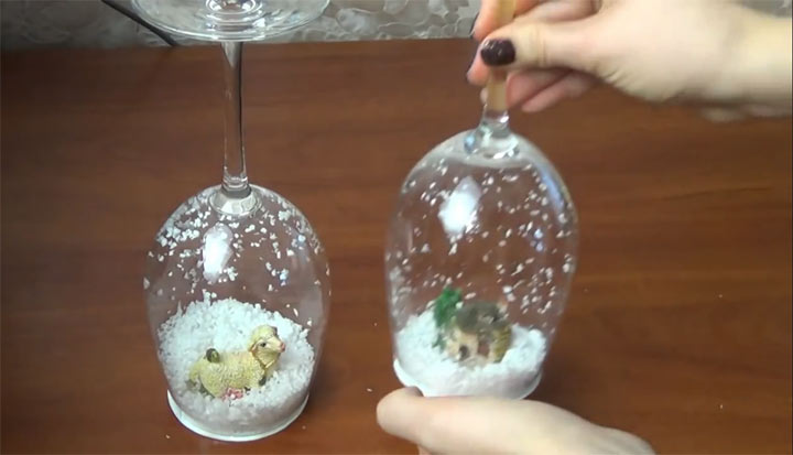 DIY Christmas candle holders