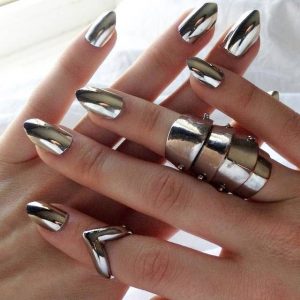 Chrome-manicure voor 2020