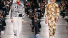 Tasarımcı sonbahar-kış 2019-2020 erkek modası yazdırır
