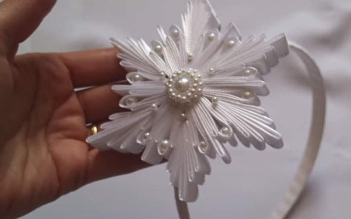 Kanzashi snowflake hairpin