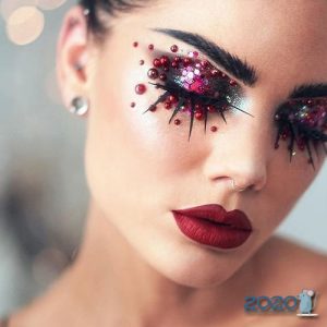 Makeup with glitter for the New Year 2020
