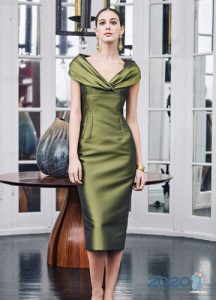 Vestido verde oliva de moda para el año nuevo 2020