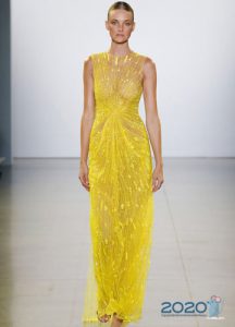 Модна жута хаљина за Нову 2020. годину