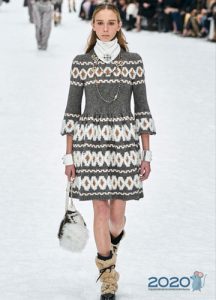 Chanel gebreide jurk voor Nieuwjaar 2020