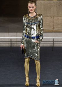 Сребърна рокля Chanel есен-зима 2019-2020