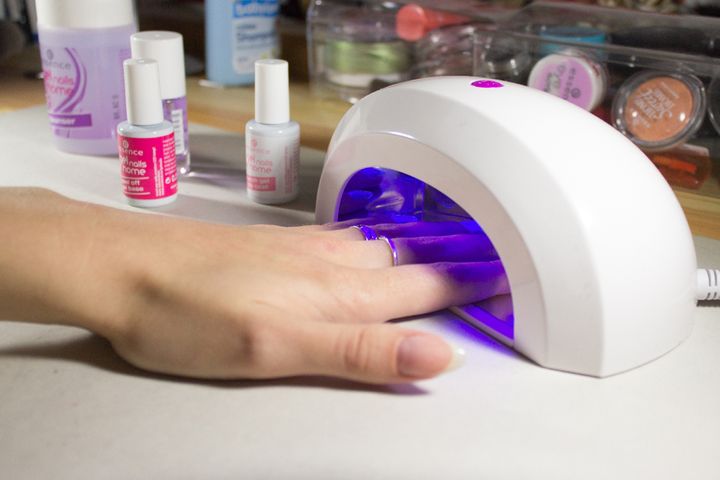 Lâmpada UV para manicure em casa
