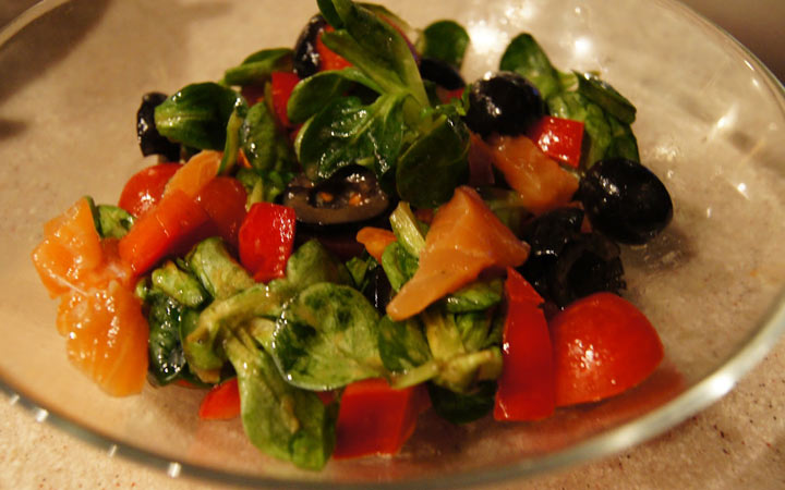Salade de saumon et d'olives pour la nouvelle année 2020