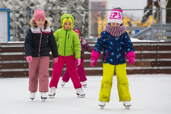 تزلج على الجليد للأطفال في VDNH