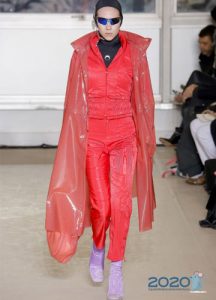 Fashionable pink raincoat fall-winter 2019-2020