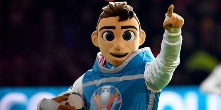 Euro 2020 Football Mascot - Skills