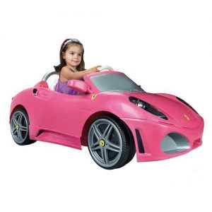 Bil - en gåva till flickan för det nya året 2020