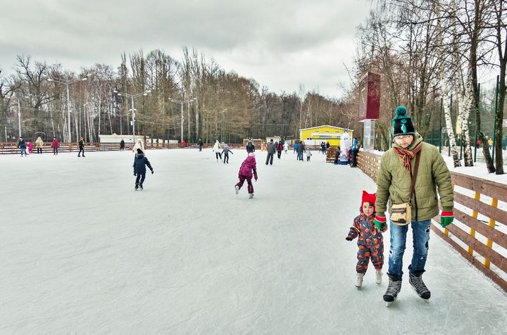 Pista de patinaje en el parque Izmailovsky