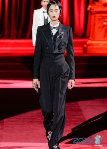 Pakaian balut Dolce Gabbanna jatuh musim sejuk 2019-2020