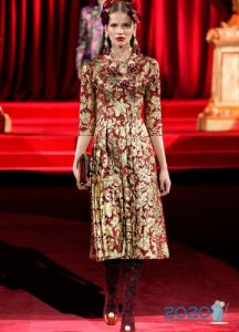Kjole fra brokade Dolce Gabbanna efterår-vinter 2019-2020