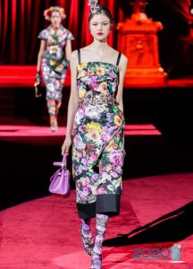 Váy thổ cẩm mùa thu đông 2019-2020 của Dolce Gabbanna