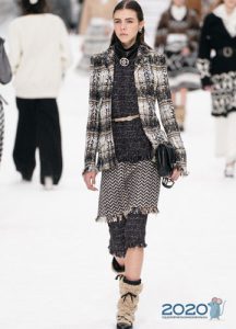 Suknja + hlače jesen / zima 2019-2020 moda