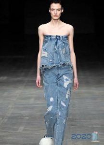Ripped jeans - a trend of the season autumn-winter 2019-2020