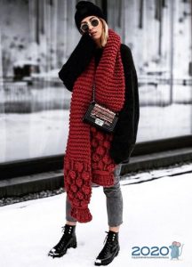 Comment et quoi porter avec des écharpes en tricot