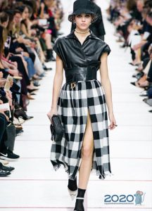 Dior φθινόπωρο χειμώνα 2019-2020 σχισμένο φούστα