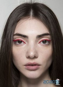 Red arrows - fashionable makeup fall-winter 2019-2020