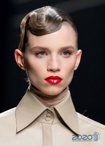 Bright lipstick - fall-winter 2019 fashion makeup ideas
