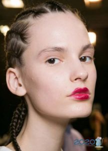 Fuzzy lip contour - winter fashion trends 2019-2020