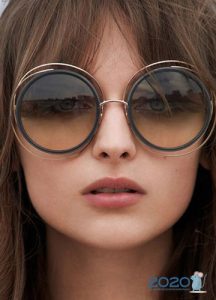 Montature per occhiali alla moda per il 2020