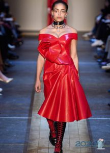 Kožna haljina Alexander McQueen jesen-zima 2019-2020