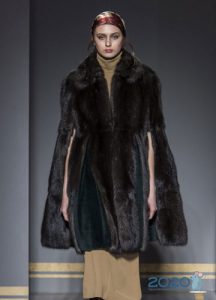 Cape from real fur - 2020 trend