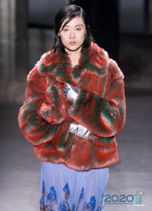 Modna jakna u boji krzna zima 2019-2020