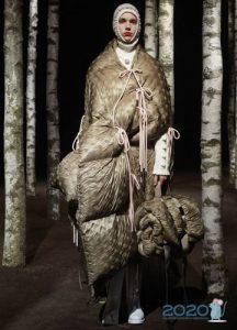 Piumino-coperta Simon Rocha collezione autunno-inverno 2019-2020