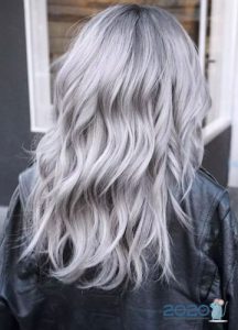 Coloring trend fall-winter 2019-2020 - ashen blond