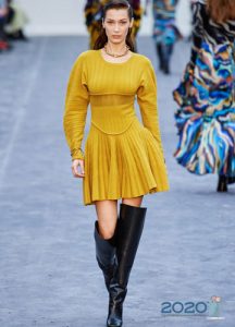 Vestido de punto brillante Roberto Cavalli otoño-invierno 2019-2020