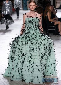 Exotische Federn von Givenchy