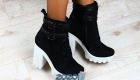 Massive-soled ankle boots - 2020 trend