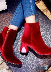 Raudoni kulkšnies batai rudens-žiemos 2019-2020
