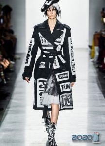 casaco com inscrições - moda inverno 2019-2020