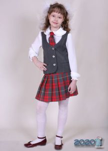 Spódnica i kamizelka szkolnego garnituru na 2020 rok