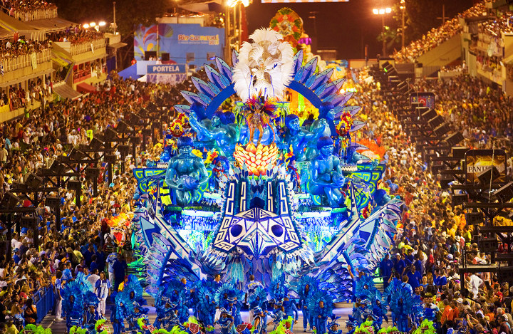 plate-forme décorée au carnaval de rio de jeneiro