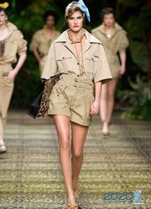 Dolce & Gabbana costume de mode avec un short printemps-été 2020