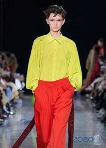 Modieuze gele blouse lente-zomer 2020