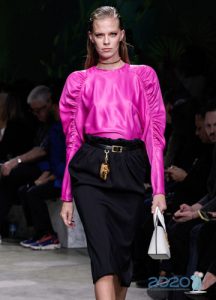 Blusa framboesa na moda primavera-verão 2020