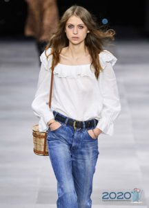 Модна бијела блуза с вјетром прољеће-љето 2020