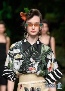 แว่นตาแคบ Dolce & Gabbana ฤดูใบไม้ผลิฤดูร้อนปี 2020