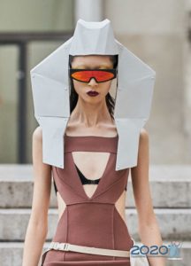 Gelas fesyen dengan kanta cermin merah musim bunga-musim panas 2020