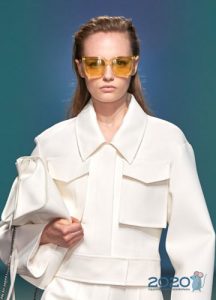 Óculos de moda com lentes amarelas primavera-verão 2020