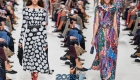 Elbise ilkbahar-yaz 2020 - moda renkler ve baskılar