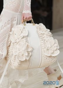 Crochet white bag - 2020 trend
