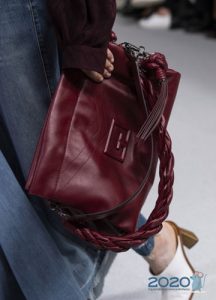 Classic leather bag spring-summer 2020